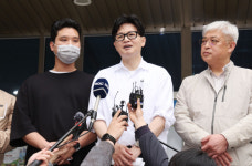 한동훈, 부산 북구 전입신고…동남풍 일으켜 보수 재건