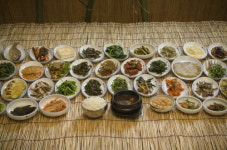 “오대산 산나물로 입맛을 살려보세요”