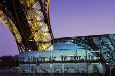 퇴색된 아케이드의 의미를 재조명 한다