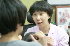 시지봄연합청소년소아과 | [구미옥계동 봄소아과-봄연합소아청소년과]콧물 달고 살면 알레르기 비염, 치료는?