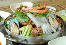 신선한 해물과 부드러운 돼지등뼈의 행복한 만남