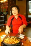 얼큰한 김치찌개에 밥 한 그릇 뚝딱