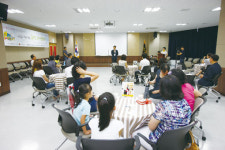 도서관에서 ‘책 아닌 사람’ 빌려보세요