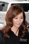 [이슈포토] 이미숙, ‘묘한 미소’ 머금고 출두