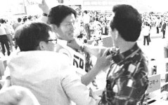 박근혜, 경선승리 뒤가 더 ‘골치 아파’