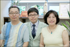 [구미] 한의사 아버지와 아들 며느리, 엄마는 약사 “우리는 의료인 가족”