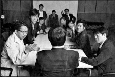배심원 재판 ‘12인의 성난 사람들’ 연극으로