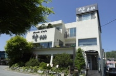 알려주고 싶은 동네맛집 - 북카페 ‘산새’