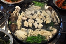 복어요리 전문점  ‘만나면 복이 와요’ 복어의 새로운 맛, ‘야채·버섯 복불고기’를 아시나요?