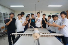 떳다 떳다 비행기! 날아라 날아라 우리 비행기