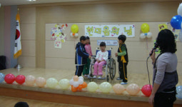 [포토뉴스]화천유치원 장애체험