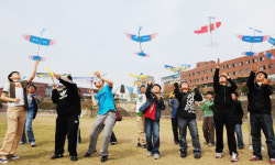 [포토뉴스]“우주향해 날아요”