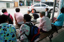 [정선]찜통 더위에 한증막 정류장