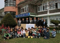 한국국방연구원 군부대·초등학교에 도서 기증