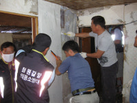 [포토뉴스]철원소방서 갈말의용소방대 집수리 봉사