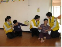 [포토뉴스]속초경찰서 여경 봉사회 정다운마을 위문