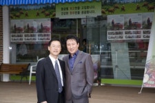 치악산한우 판매점 홍보대사에 탤런트 노영국씨