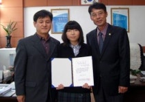 [포토뉴스] 황지제일라이온스클럽, 태백기공 장학증서 전달