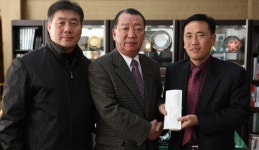[포토뉴스] (주)동해석산·동해석재산업 불우이웃돕기 성금 기탁