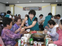 [포토뉴스]양구 해안면 새마을부녀회 경로잔치