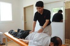 중학교 교사 12년째 스포츠마사지 봉사