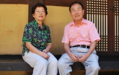 “작은할아버지 `작가 김유정 춘천에 살아 숨 쉬게 하고파”