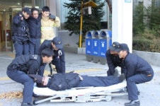 [포토뉴스]고층건물 화재 대비 구조훈련