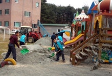 [포토뉴스]한전산업개발, 성은모자원 놀이터 새 단장