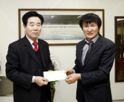 [포토뉴스](주)초원육가공 연탄·쌀 전달
