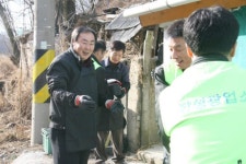 [포토뉴스]석공 장성광업소 사랑의 연탄 전달
