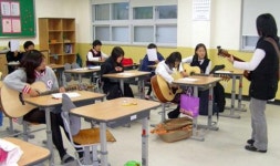 [행복한 학교 즐거운 학교]“화요일은 선생님과 기타 배우는 날”