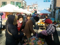 [횡성]구제역으로 폐쇄됐던 전통시장 오랜만에...