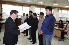 [포토뉴스]남원주농협 장학금 전달