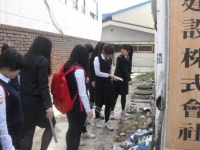 [춘천]“입시공부 만큼 봉사도 중요” 춘천여고 1학년생 청소 활동