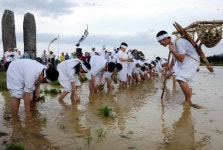 [포토뉴스]강릉학산오독떼기 시연 “옛날엔 이렇게 모내기했지”