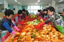 [포토뉴스]용평면새마을협의회 사랑의 김장