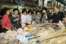 [포토뉴스]“명절엔 품질도 가격도 전통시장이 최고”