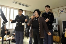 “손자 같은 해군 장병들 덕에 즐거운 시간”