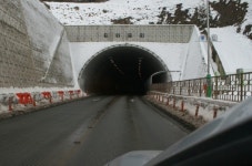 [홍천]낮에는 컴컴 잿골터널 사고 위험