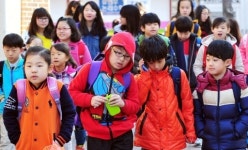[포토뉴스]잔뜩 웅크린 등굣길