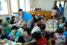 [포토뉴스]삼화경로당에 점심 대접