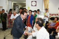 방송인 송해 성지병원 환자들 쾌유기원