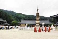 `월정사 탑돌이의 재발견