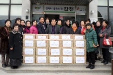 [포토뉴스]갑천면새마을부녀회 라면 기탁