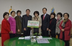 [포토뉴스]횡성농협 불우이웃돕기 성금 전달