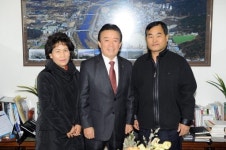 [포토뉴스]양구 손종표씨 부부 지역인재 양성 장학금 전달