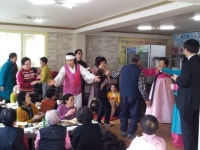 [포토뉴스]경로당 어르신 식사 대접