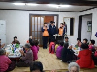 [포토뉴스]한전 평창지사 어르신 떡국 나눔