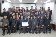 [포토뉴스]내촌농협 장학금·경로당 운영비 전달