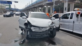 [포토뉴스]사거리 교통사고 `아찔